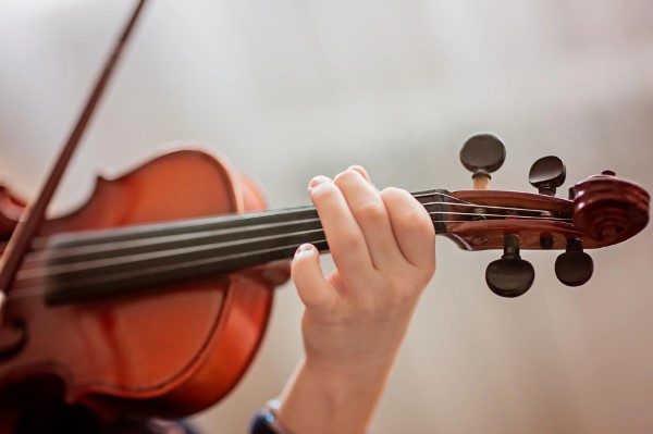 enfant cours de violon | Cours de Musique à Charleroi - www.musique-charleroi.be